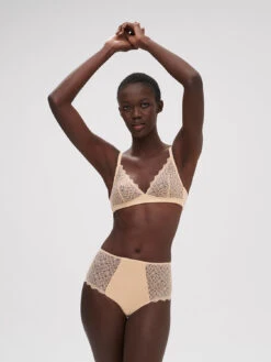 Escale Soft Cup Bra - Vanilla -SIMONE PERELE Sales 1C1210 Escale Soft Cup Bra Vanilla.05 728d5e25 8445 465c 8301 6c523897ad31