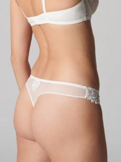 Wish Tanga - Natural -SIMONE PERELE Sales 1 12B710 030 3 a112d94d 09fc 4dc6 9caf 4ebd8e2c085b