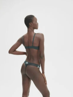 Wish Tanga - Kolsai Green -SIMONE PERELE Sales 1 12B710 658 5 564b587e cf4d 4327 9c46 83b17be49397