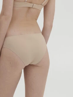 Essentiel Bikini Brief - Peau Rose -SIMONE PERELE Sales 1 13V720 739 2 41c61f05 5d6a 4851 bff5 c4918a66a733