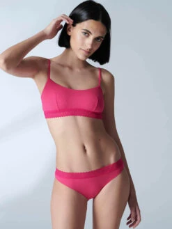 Eugenie Bikini Brief - Fuschia -SIMONE PERELE Sales 1 15Z720 316 1 8b783c68 c65e 4da3 a6bf 55f164f1da4e