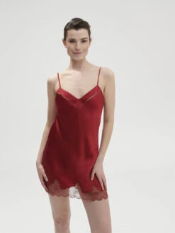 Nocturne Silk Chemise - Tango Red -SIMONE PERELE Sales 1 17F940 435 3 2157a18f 4bb2 4183 ad4e 478cae8f9927