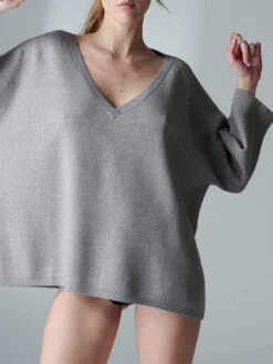 Paresse Loungewear Sweater - Breezy Grey -SIMONE PERELE Sales 1 1A8963 842 2 635a430e 6955 4812 94bc f1296ecb38ba