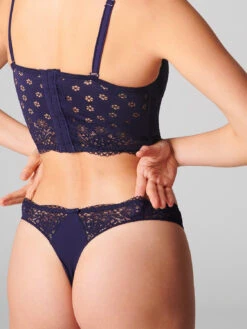 Aimee Thong - Midnight 9 Aimee Thong - Midnight -SIMONE PERELE Sales 1 1B4700 562 3 3039a7ca 1d3e 43f9 85ed 67df6131ae86