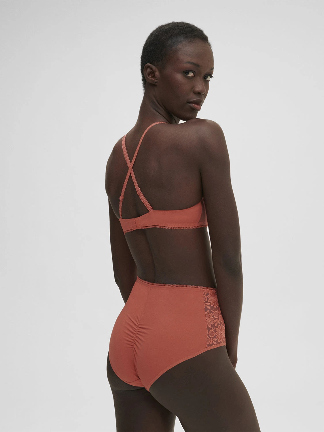 Amazone Full Cup Plunge Bra - Texas Pink 9 Amazone Full Cup Plunge Bra - Texas Pink - Image 7