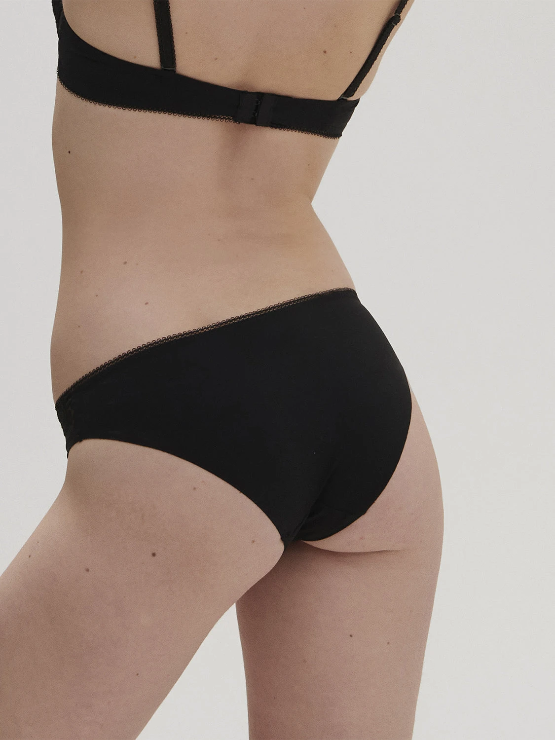 Amazone Bikini Brief - Black 5 Amazone Bikini Brief - Black - Image 3