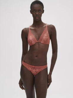 Heloise Bikini Brief - Texas Pink 11 Heloise Bikini Brief - Texas Pink -SIMONE PERELE Sales 1 1C6720 457 3 6a55f7e5 a51b 4e1d 930a c0c9be30c5e9