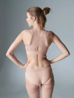 Harmony Sports Bikini Brief - Yogi Pink -SIMONE PERELE Sales 1 1SA777 359 4 7b067922 140f 43a5 a001 f752ca656698